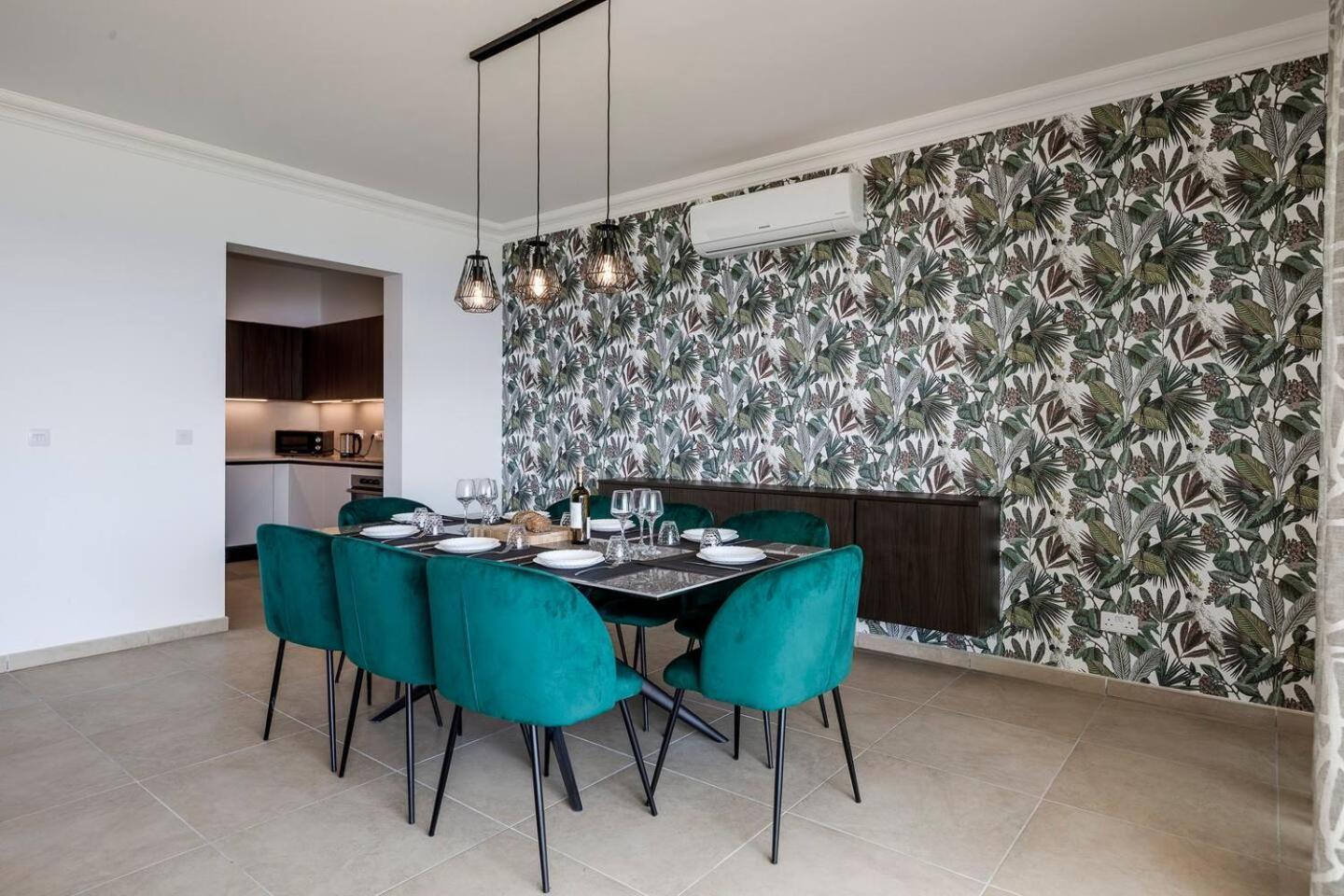 Cambridge By Homely * Sliema