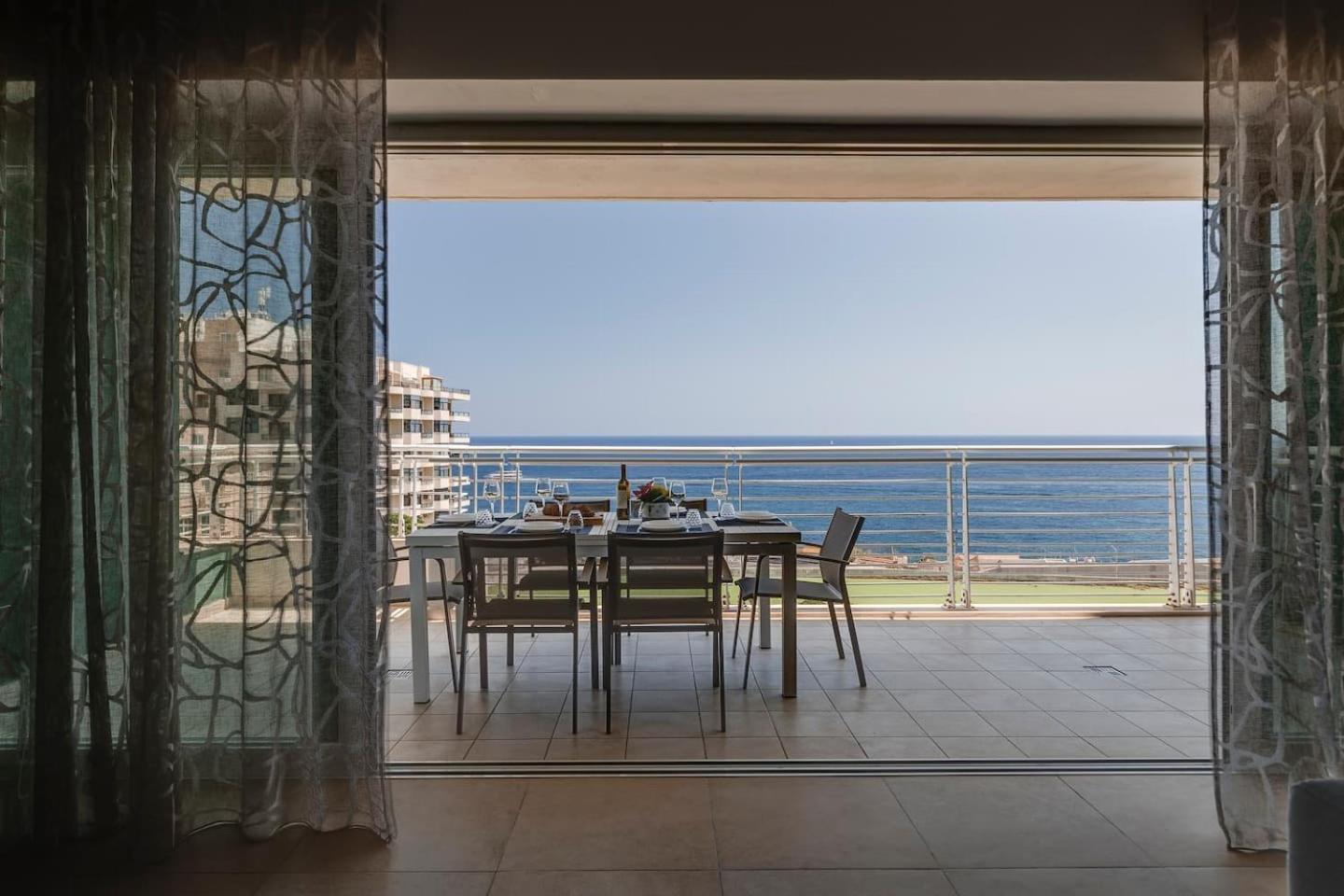 Cambridge By Homely Sliema