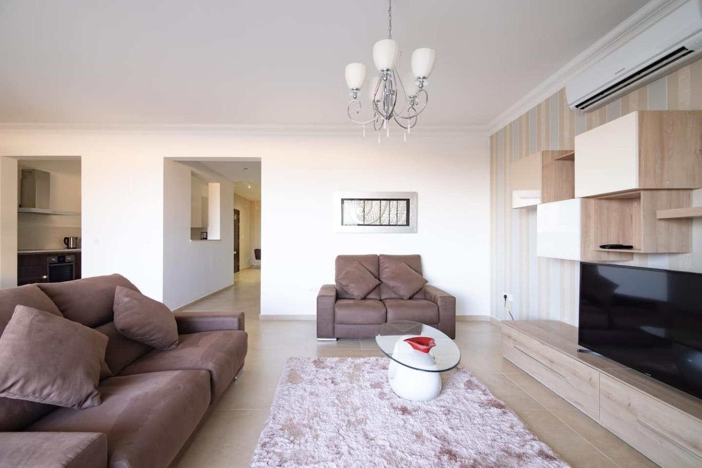 Cambridge By Homely Holiday home